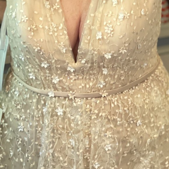 Melissa Sweet Wedding Gown NWT applique flowers 14 - Picture 8 of 16